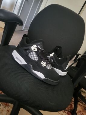 Air Jordan 4 Retro Black White Sneakers